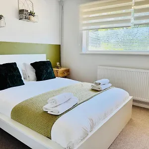 Holiday home Jade's Cozy Retreat: Pet-friendly 2-bed With Garden, Cambridge (Cambridgeshire)